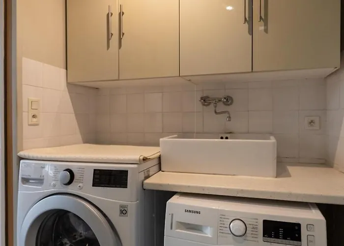 Jane'laur Magnificent Mansion With Garden 11 P Villa