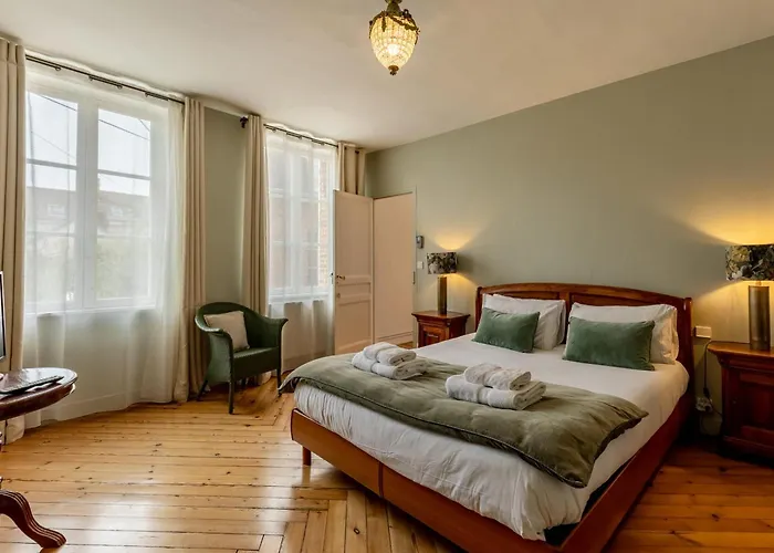 Villa Jane'laur Magnificent Mansion With Garden 11 P *